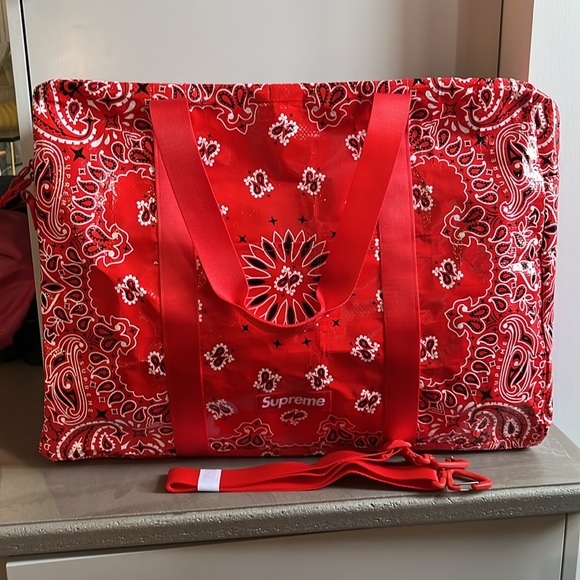 Supreme SS/21 Red Bandana Tarp Large Duffle Bag - Picture 14 of 14